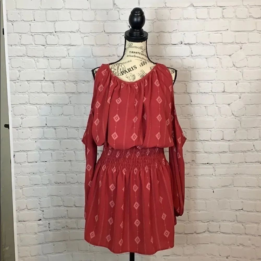 Fantastic Fawn / cold shoulder dress / size large